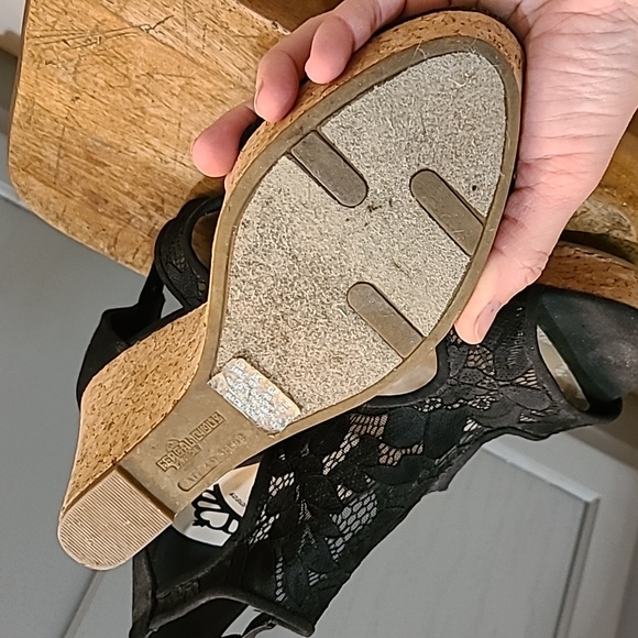 Fergalicious Valeria Wedge Sandal 10M cork lace black - Picture 3 of 4